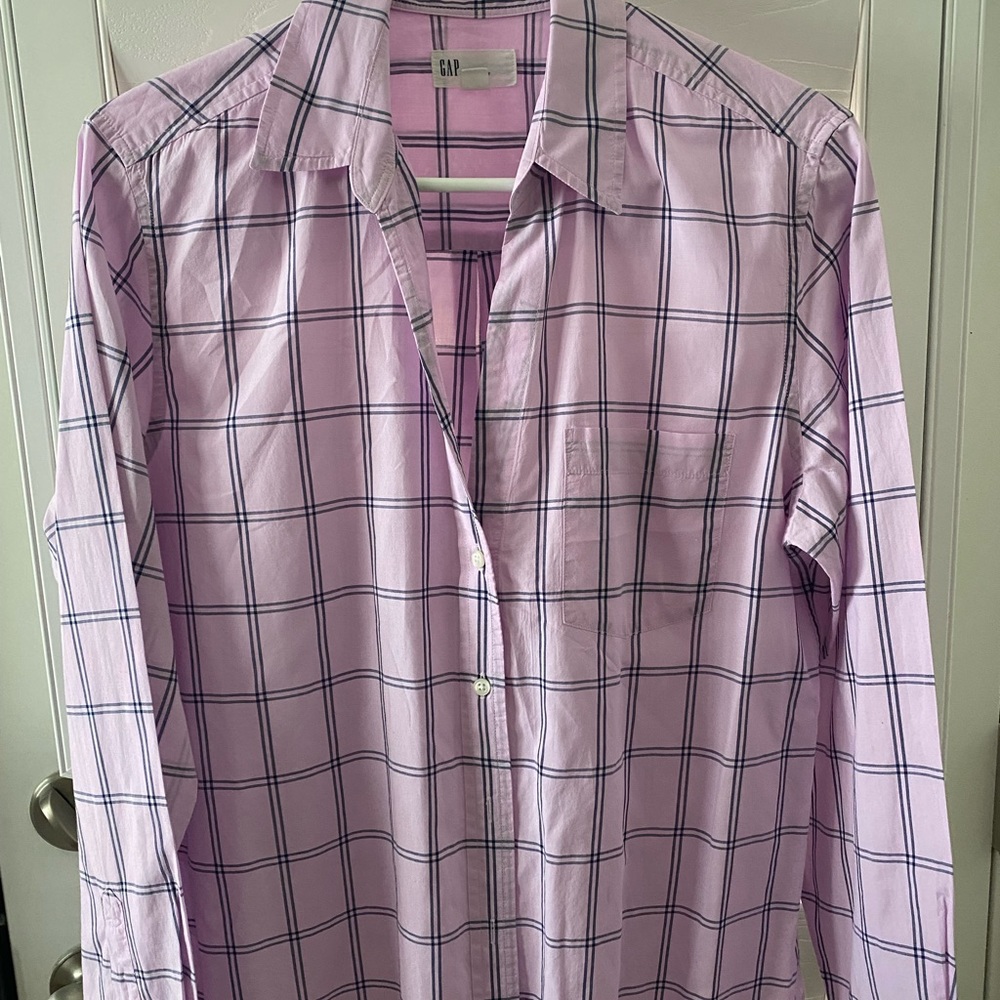 GAP shirt